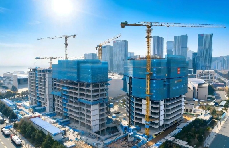 Урочисто відсвяткуйте успішне завершення основної структури Qingdao Fortune Finance Innovation Center
