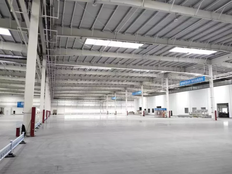 Будівництво складу багатопролітної сталевої конструкції